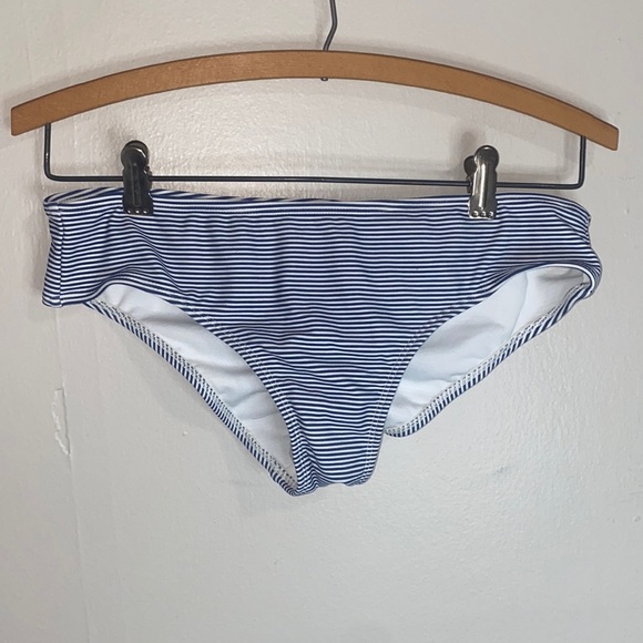 🪿Blue and white striped two piece swimsuit! - Picture 5 of 7